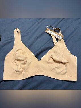 NWT SKIMS Naked Plunge Bra M